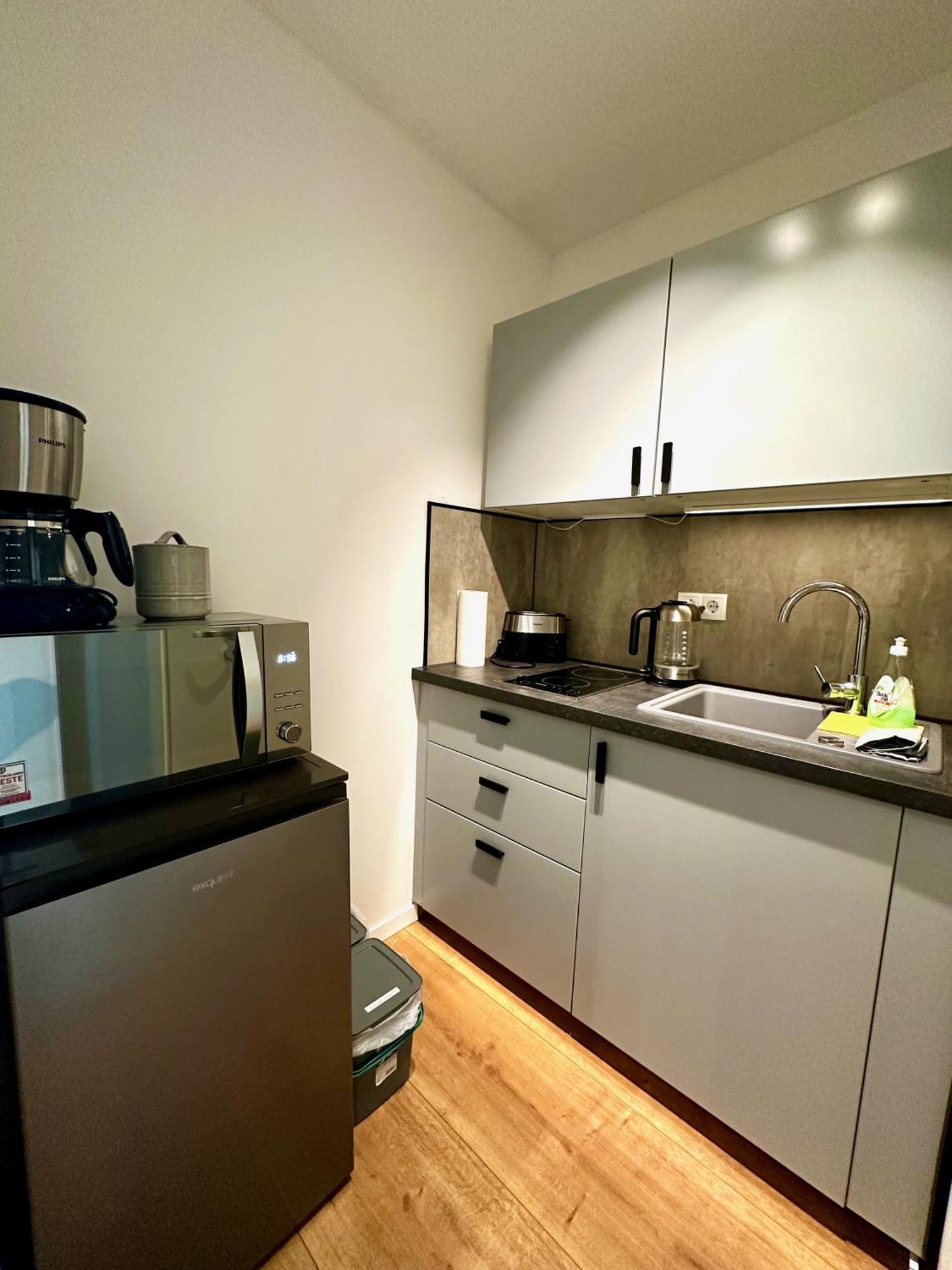 Gemuetliches 1R Apartment Mit Balkon, Parking, Tv Streaming Magdeburgo Exterior foto